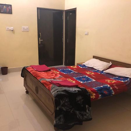 Gangotri Paying Guest House Варанаси Екстериор снимка