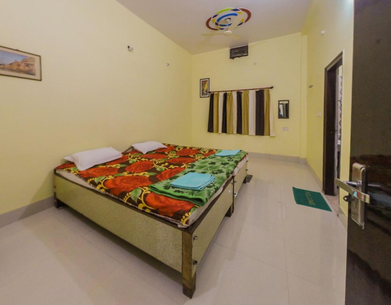 Gangotri Paying Guest House Варанаси Екстериор снимка