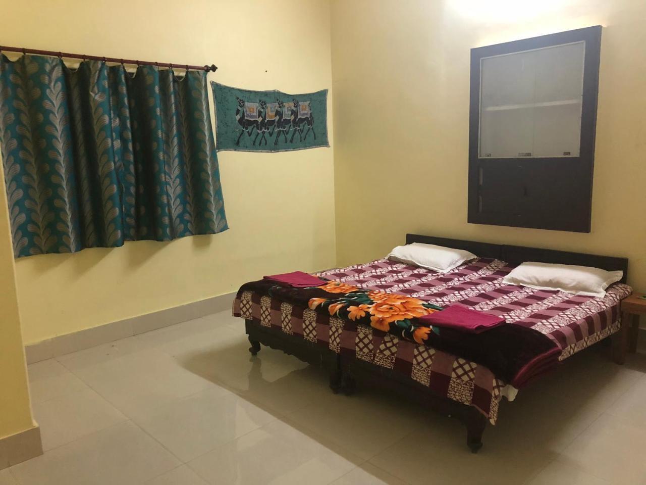 Gangotri Paying Guest House Варанаси Екстериор снимка