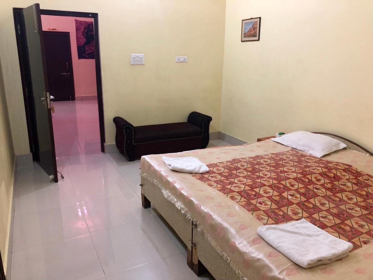 Gangotri Paying Guest House Варанаси Екстериор снимка